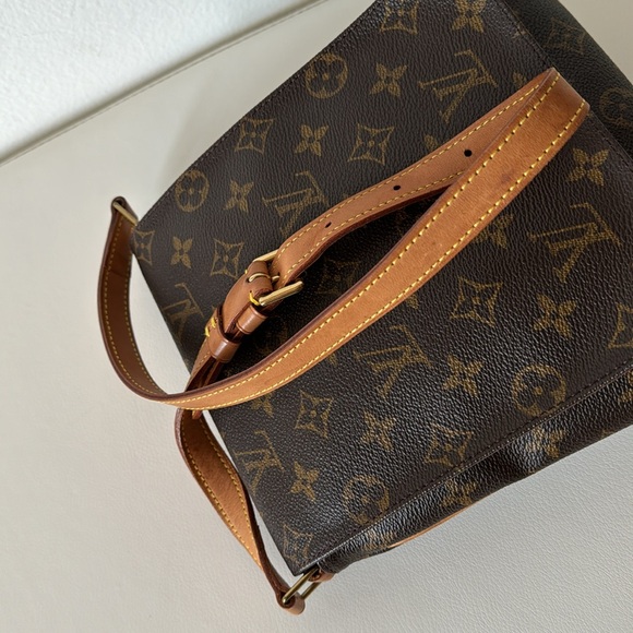Louis Vuitton Monogram Musette Shoulder Bag in Excellent Condition - Picture 3 of 16
